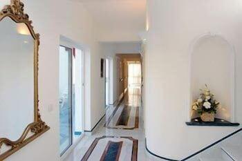 Bussola Di Hermes Hotel 3*