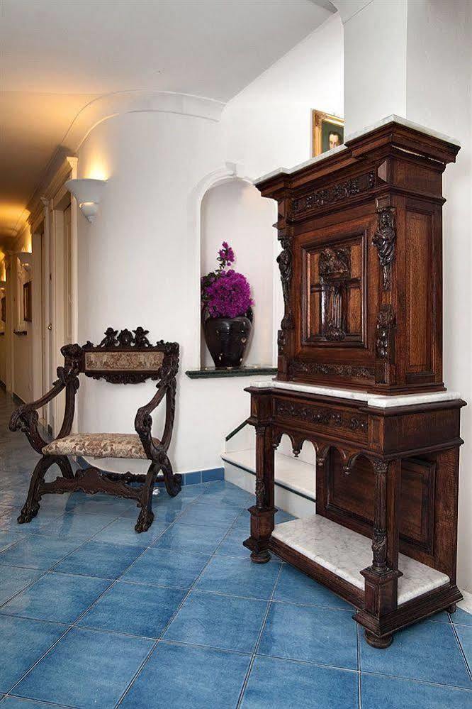 Bussola Di Hermes Hotel 3*